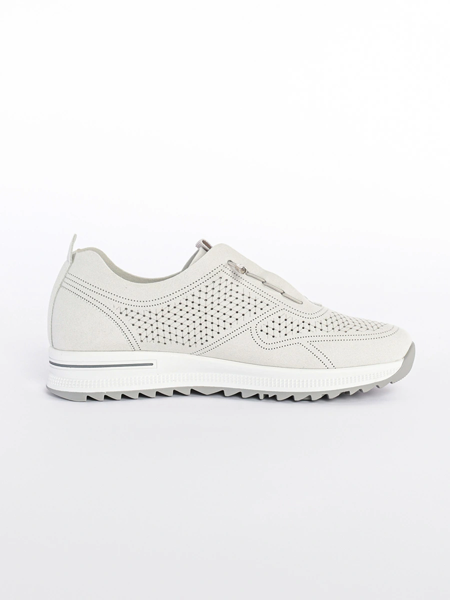 Кроссовки серого цвета с перфорацией